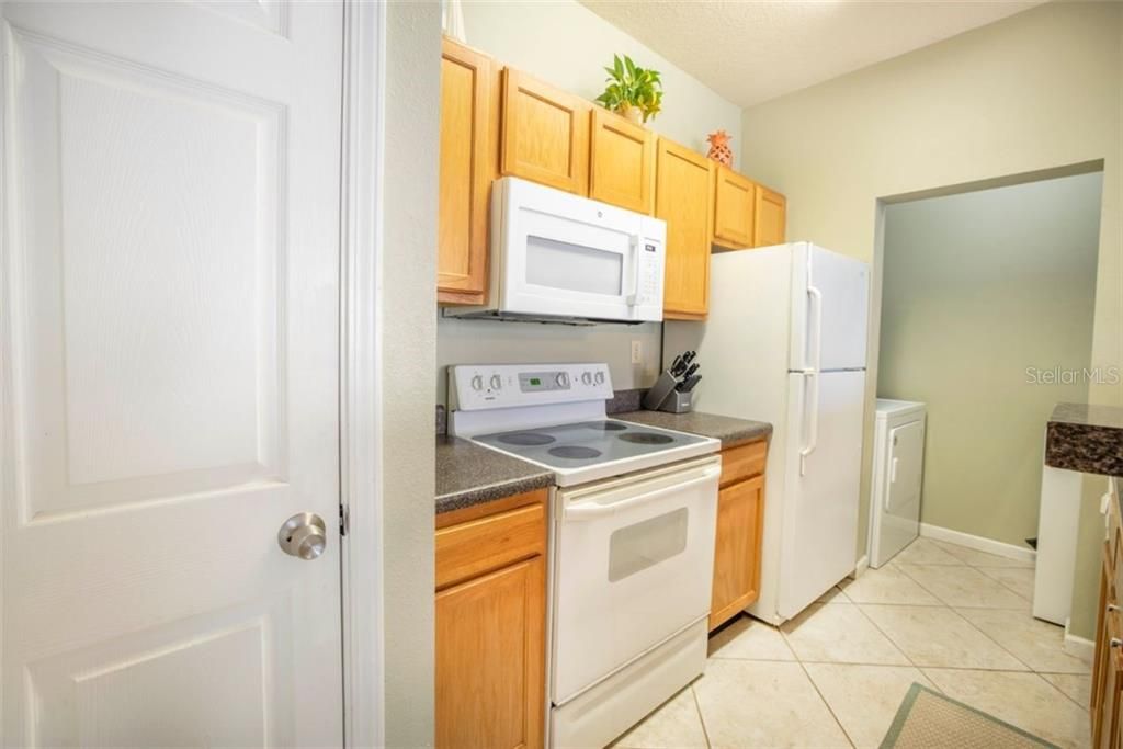 Recently Sold: $194,900 (2 beds, 2 baths, 925 Square Feet)