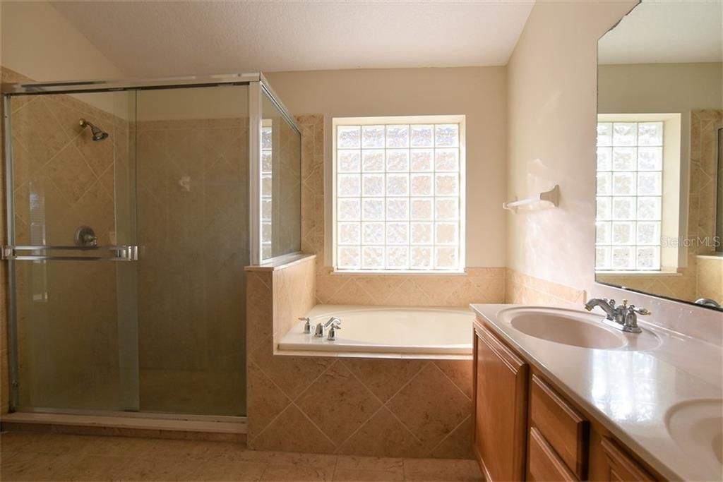 Недавно арендовано: $1,900 (4 спален, 2 ванн, 1704 Квадратных фут)