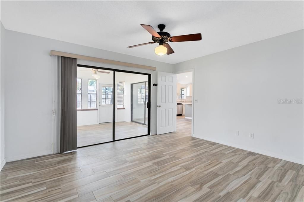 Recently Sold: $295,000 (2 beds, 2 baths, 1429 Square Feet)