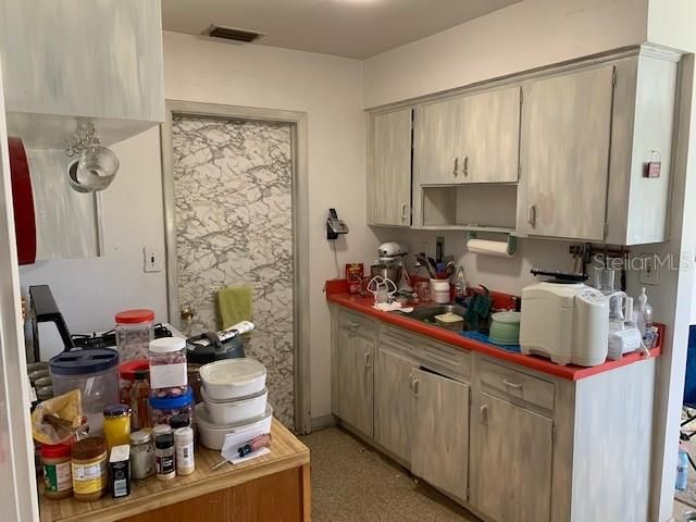 Recently Sold: $174,900 (3 beds, 1 baths, 975 Square Feet)