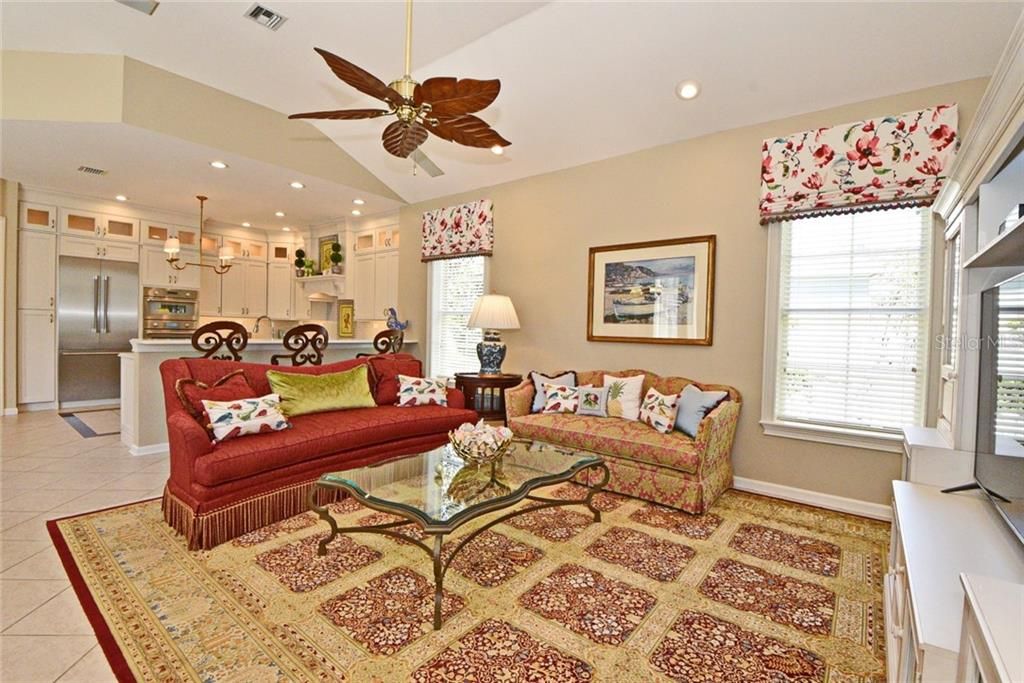 Family Room with Hight Ceiling