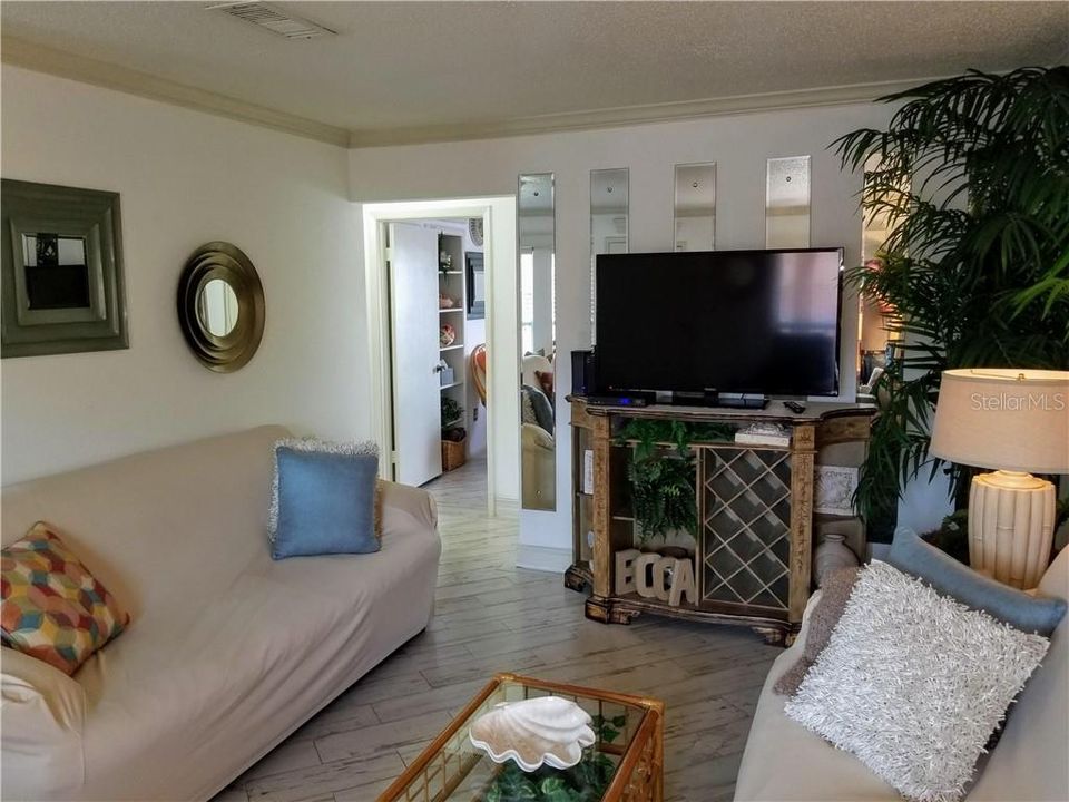 Recently Sold: $225,000 (1 beds, 1 baths, 645 Square Feet)