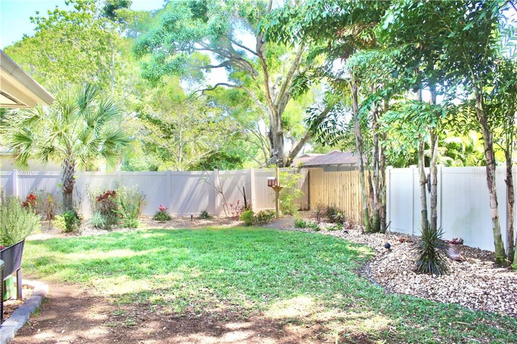 Recently Sold: $405,000 (3 beds, 2 baths, 1978 Square Feet)
