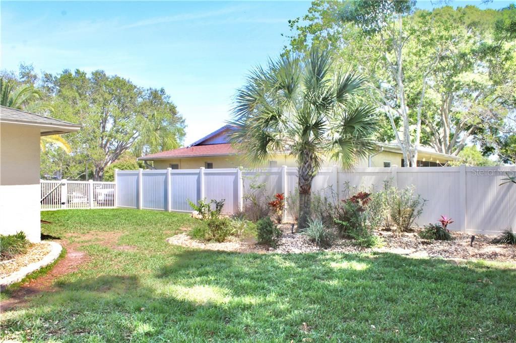 Recently Sold: $405,000 (3 beds, 2 baths, 1978 Square Feet)