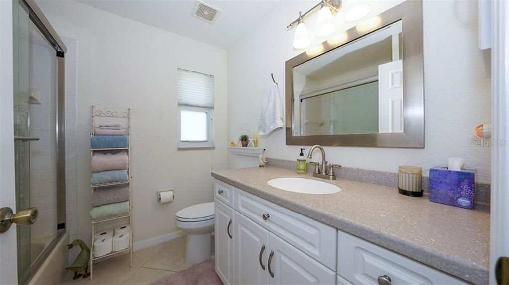 最近售出: $459,000 (3 贝兹, 2 浴室, 1859 平方英尺)