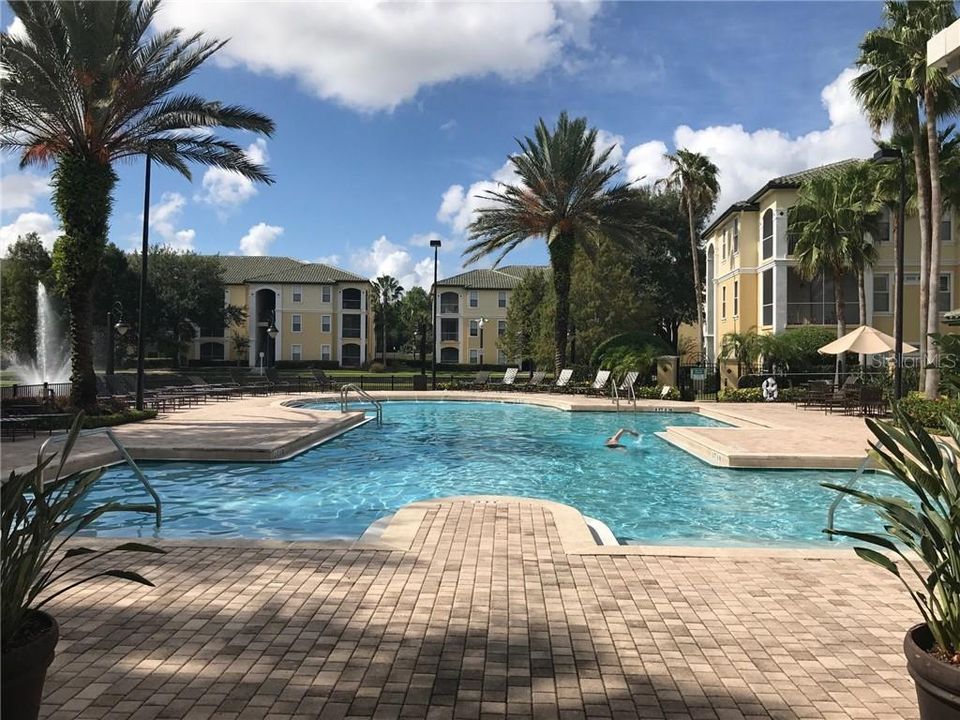 Recently Sold: $124,900 (1 beds, 1 baths, 707 Square Feet)