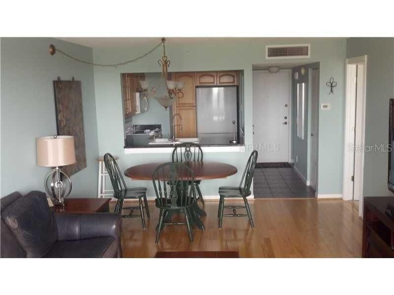 Recently Rented: $1,775 (1 beds, 1 baths, 790 Square Feet)