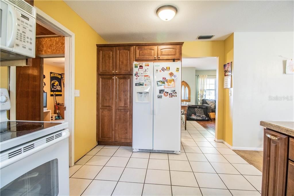Recently Sold: $220,000 (3 beds, 2 baths, 1353 Square Feet)
