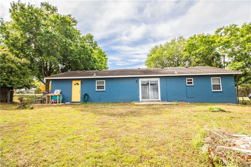 Recently Sold: $220,000 (3 beds, 2 baths, 1353 Square Feet)