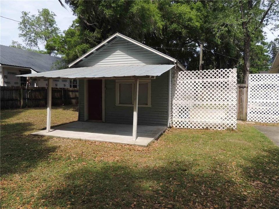 Recently Sold: $115,000 (2 beds, 1 baths, 1075 Square Feet)