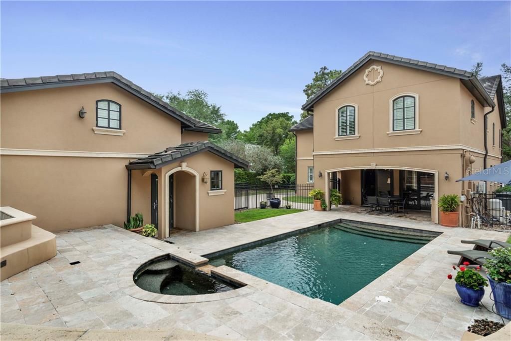Recently Sold: $1,895,000 (5 beds, 5 baths, 4129 Square Feet)
