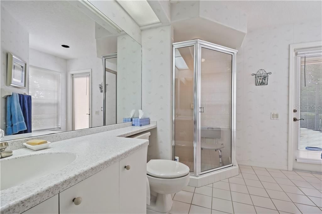 最近售出: $389,900 (4 贝兹, 3 浴室, 2852 平方英尺)