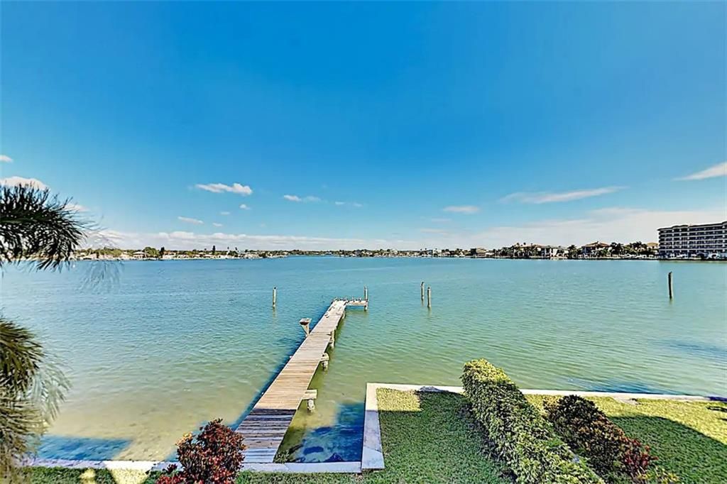 Recently Sold: $1,099,000 (3 beds, 3 baths, 2400 Square Feet)