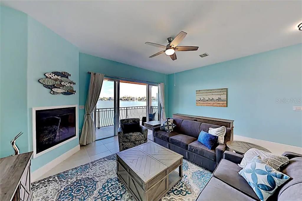 Recently Sold: $1,099,000 (3 beds, 3 baths, 2400 Square Feet)