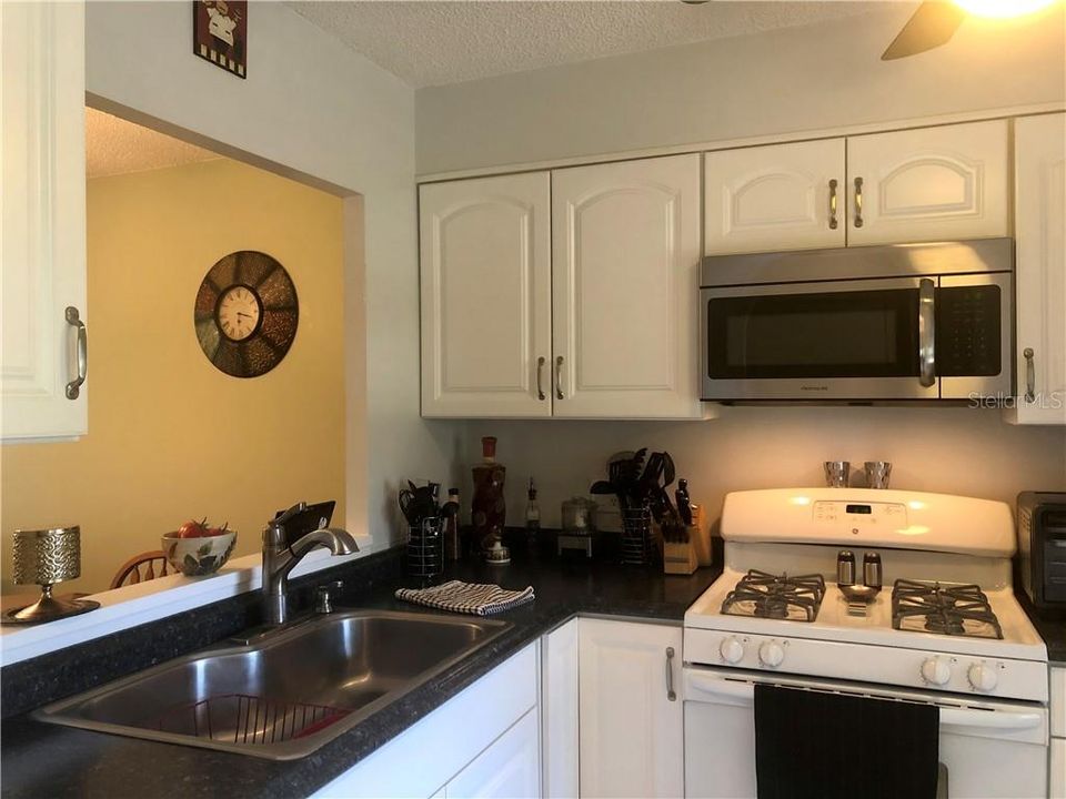 Recently Sold: $79,500 (1 beds, 1 baths, 646 Square Feet)
