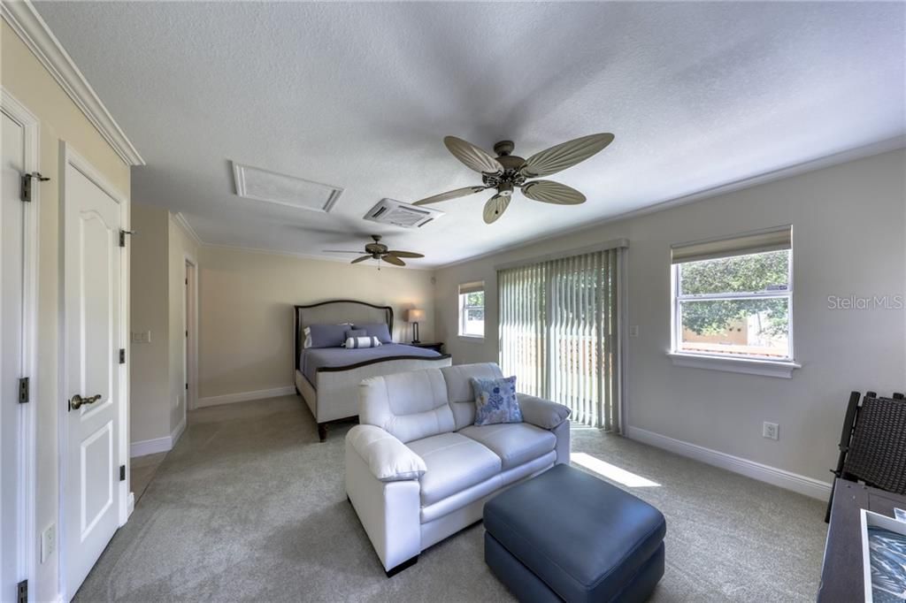 Ceiling fans, a separate air conditioner, water heater, and private bathroom for your renter or guest.