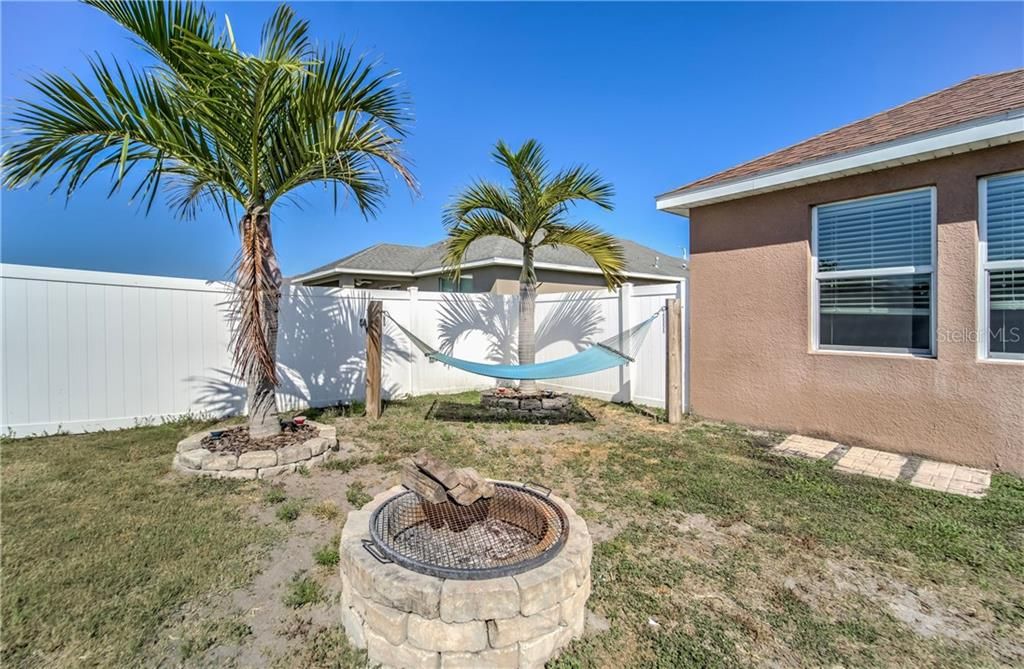 Recently Sold: $329,900 (3 beds, 2 baths, 2342 Square Feet)