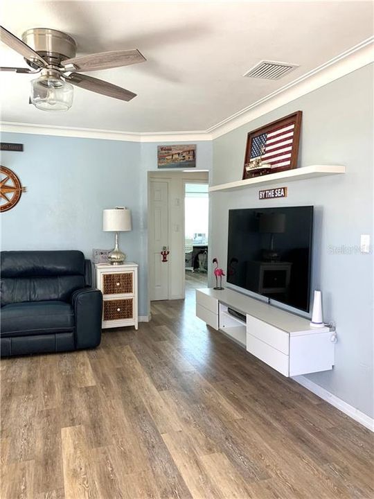Recently Sold: $440,000 (2 beds, 1 baths, 1161 Square Feet)
