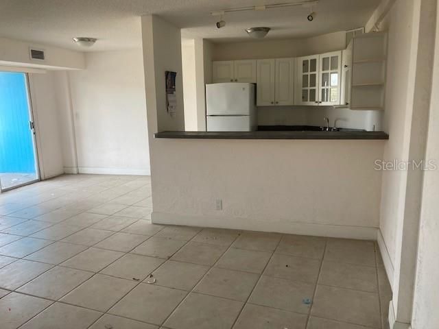 Recently Sold: $90,000 (2 beds, 1 baths, 887 Square Feet)
