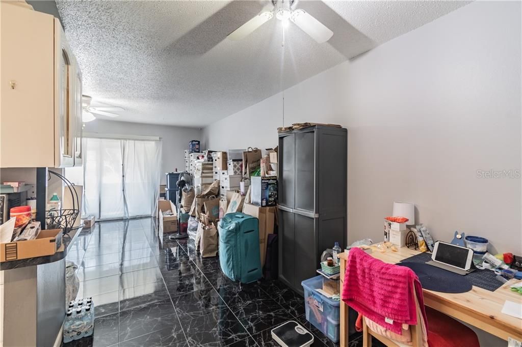 Recently Sold: $75,000 (1 beds, 1 baths, 710 Square Feet)