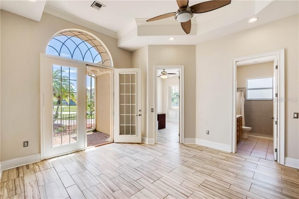 Recently Sold: $526,000 (5 beds, 4 baths, 4580 Square Feet)