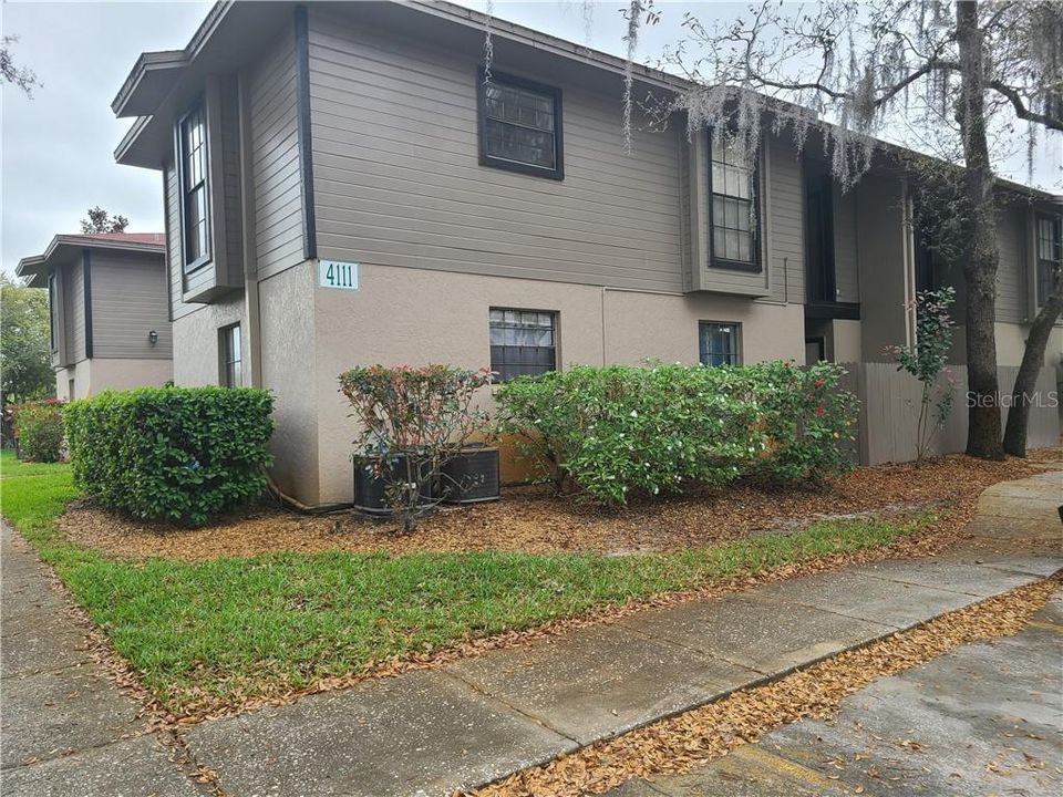 Recently Sold: $95,000 (2 beds, 2 baths, 943 Square Feet)