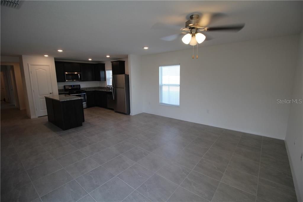 Recently Rented: $1,625 (3 beds, 2 baths, 1442 Square Feet)