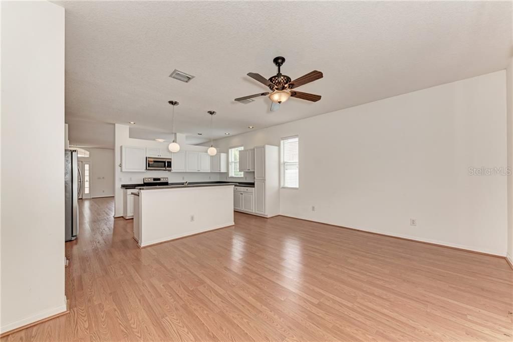 Recently Sold: $285,000 (3 beds, 2 baths, 1736 Square Feet)
