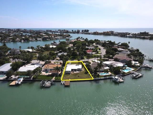 Recently Sold: $800,000 (3 beds, 2 baths, 1645 Square Feet)