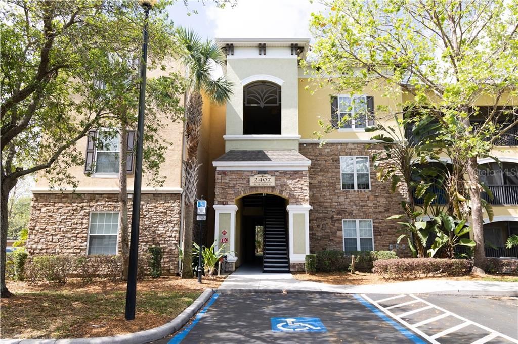 Recently Sold: $135,500 (1 beds, 1 baths, 915 Square Feet)