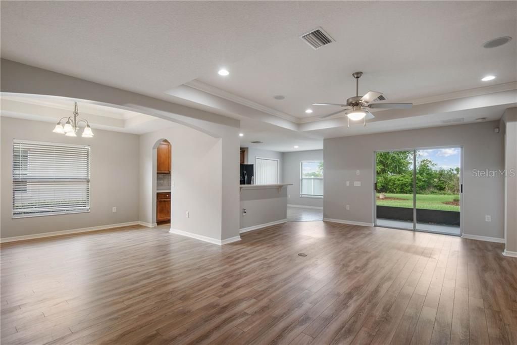Recently Sold: $295,000 (3 beds, 2 baths, 1713 Square Feet)