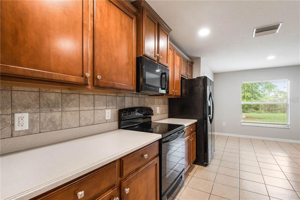 Recently Sold: $295,000 (3 beds, 2 baths, 1713 Square Feet)