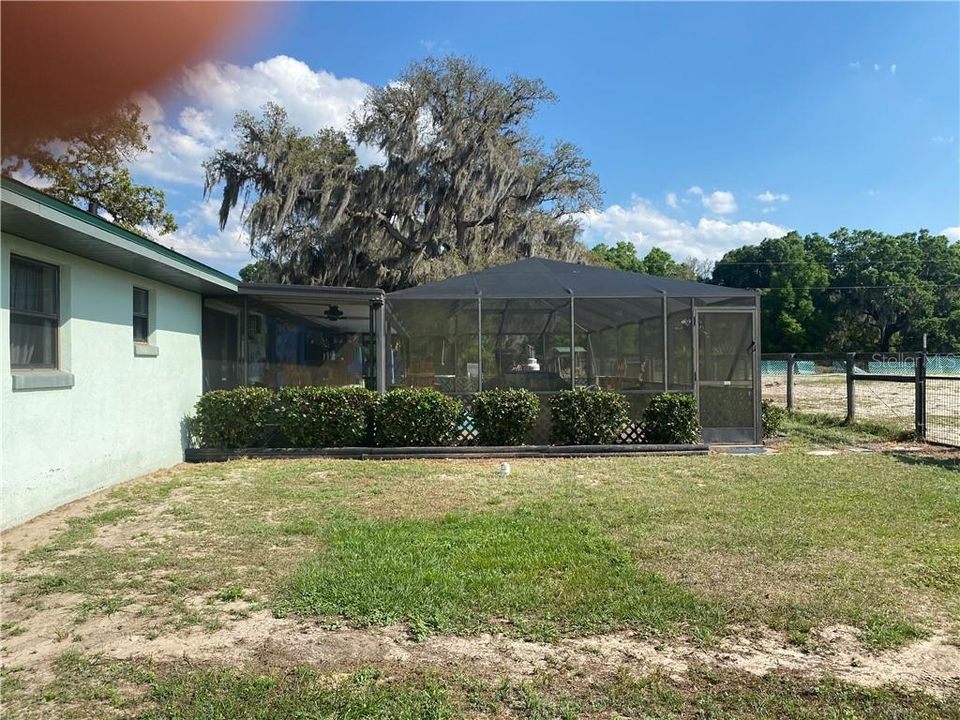 Recently Sold: $335,000 (3 beds, 2 baths, 1600 Square Feet)
