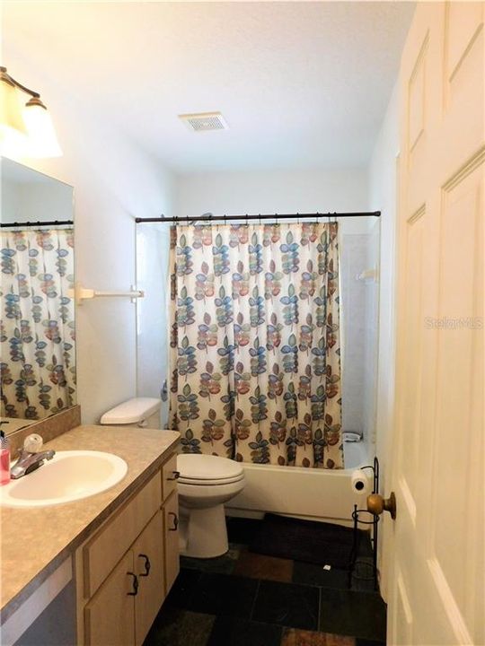 最近售出: $210,000 (3 贝兹, 2 浴室, 1412 平方英尺)