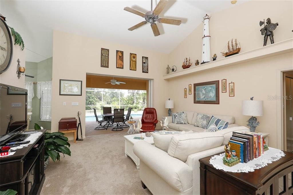 Recently Sold: $365,000 (3 beds, 2 baths, 1866 Square Feet)