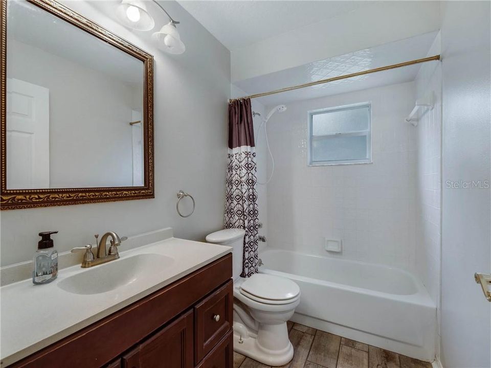 最近售出: $172,900 (3 贝兹, 2 浴室, 1096 平方英尺)