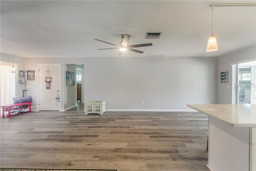 Recently Sold: $550,000 (3 beds, 3 baths, 2068 Square Feet)