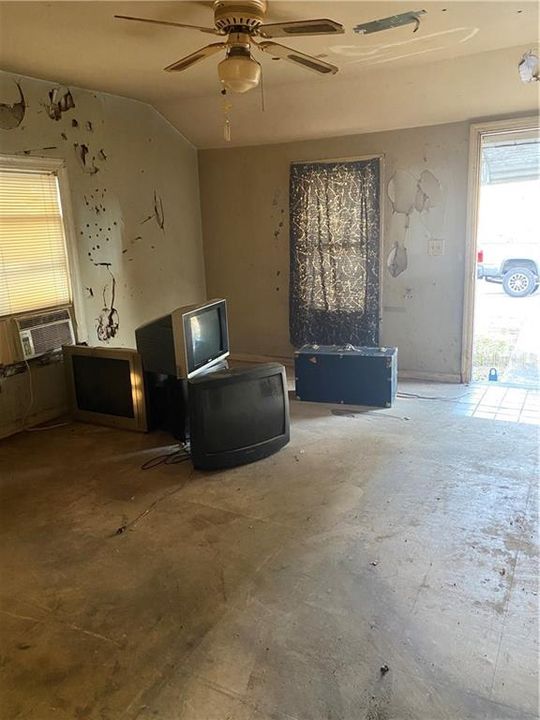 Recently Sold: $80,000 (2 beds, 1 baths, 560 Square Feet)