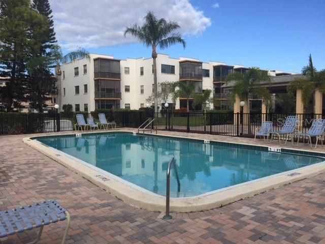 Recently Sold: $96,000 (1 beds, 1 baths, 870 Square Feet)