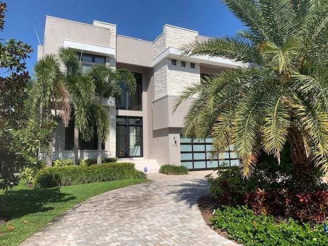 Recently Sold: $5,000,000 (4 beds, 5 baths, 4798 Square Feet)