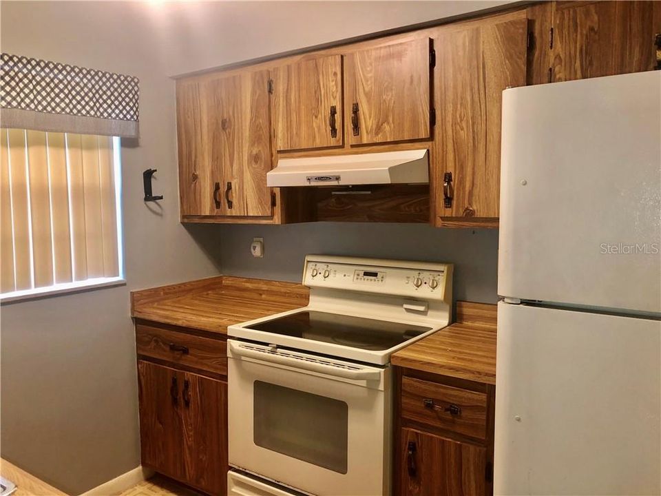 Recently Rented: $750 (2 beds, 1 baths, 867 Square Feet)