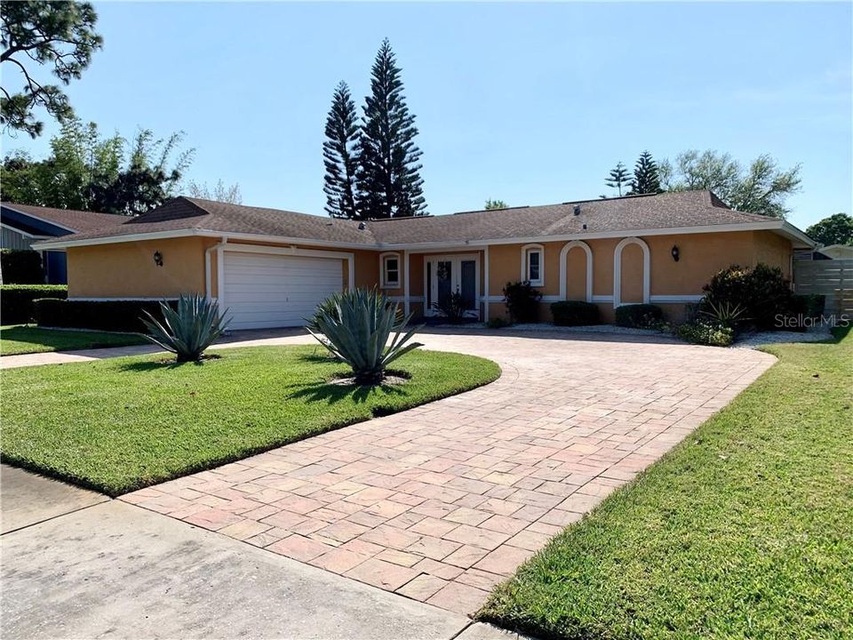 Recently Sold: $474,900 (3 beds, 2 baths, 1939 Square Feet)