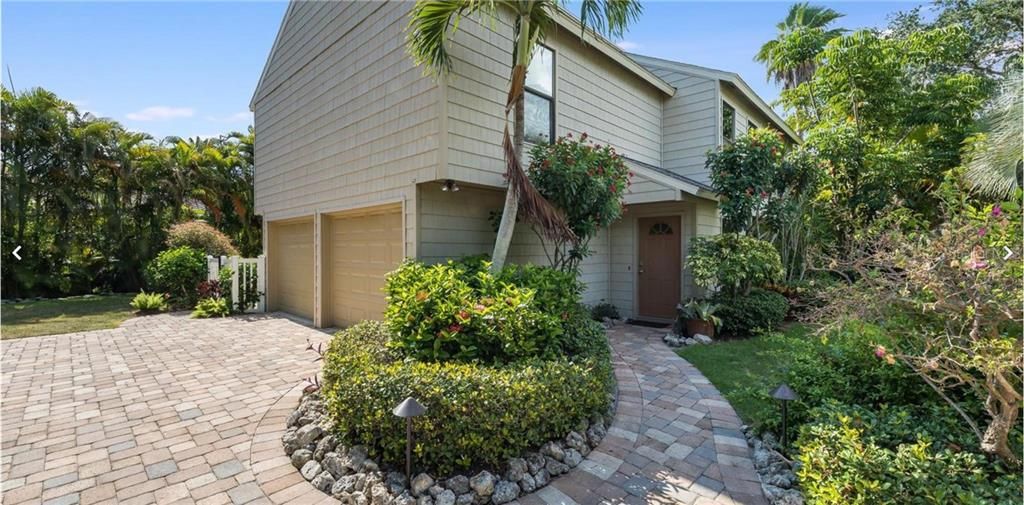 Recently Sold: $1,495,000 (4 beds, 3 baths, 2450 Square Feet)