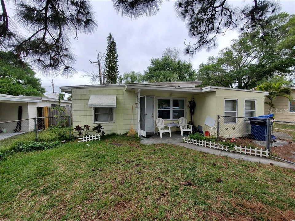 Recently Sold: $193,000 (3 beds, 1 baths, 869 Square Feet)