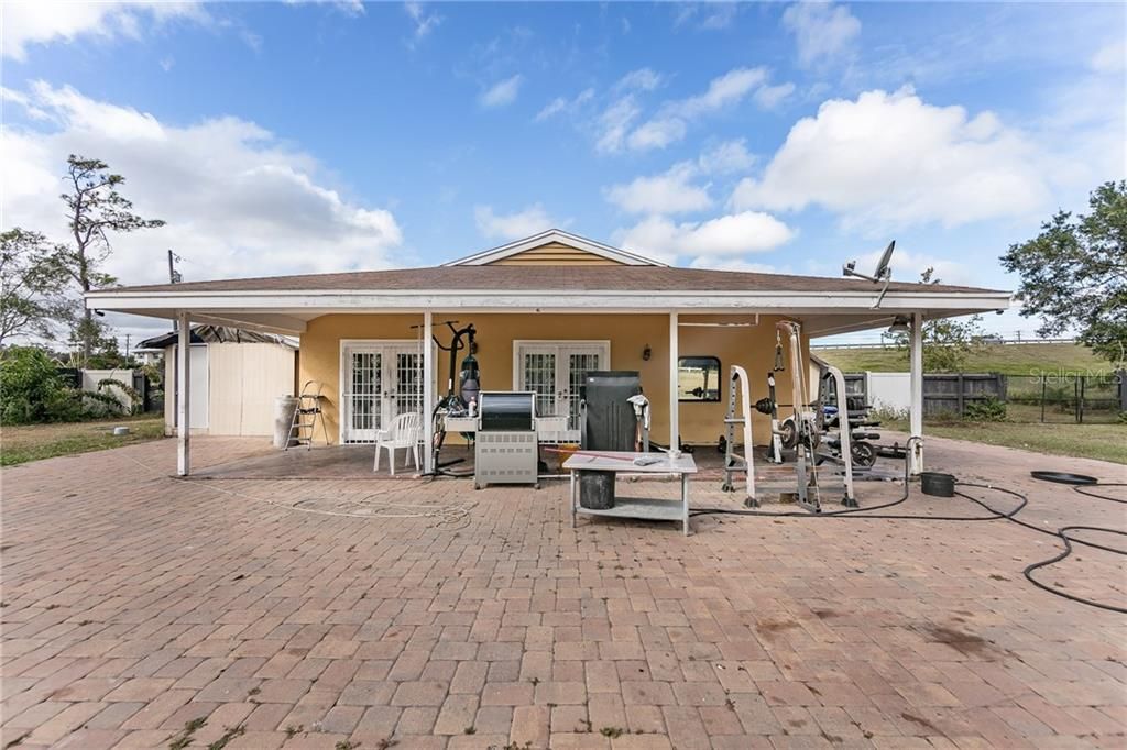 Recently Sold: $800,000 (4 beds, 3 baths, 2029 Square Feet)