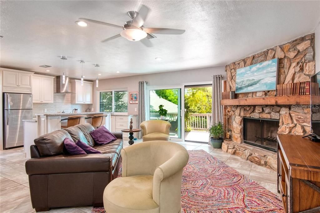 Recently Sold: $240,000 (2 beds, 2 baths, 1258 Square Feet)