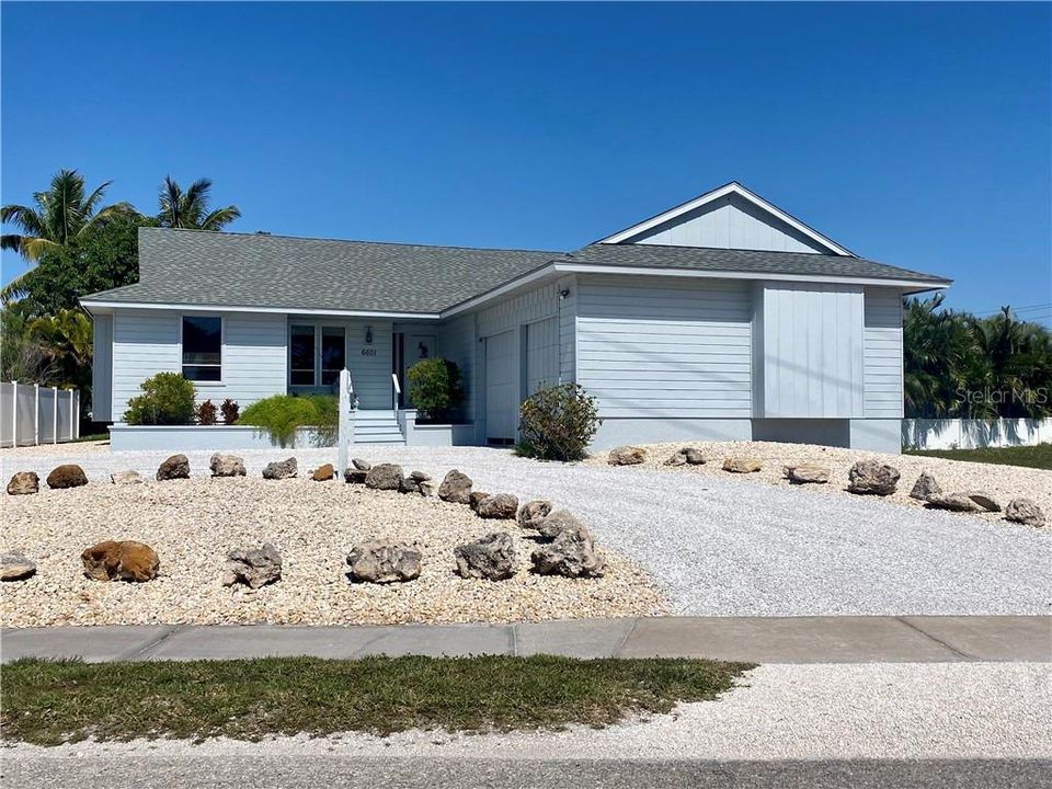 Recently Sold: $899,000 (3 beds, 2 baths, 1550 Square Feet)