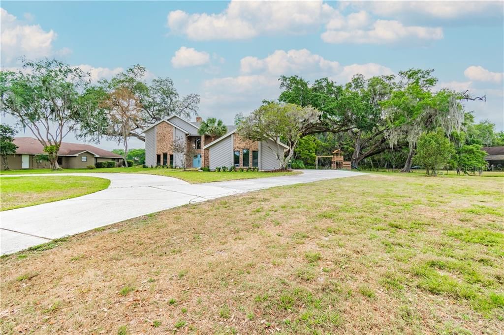 Recently Sold: $859,900 (5 beds, 5 baths, 4710 Square Feet)