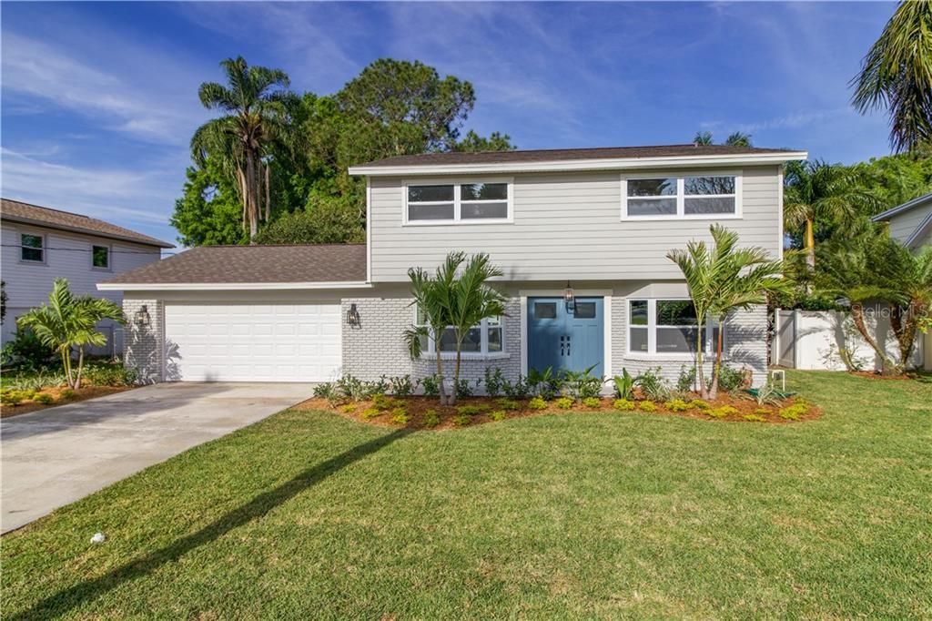 Recently Sold: $600,000 (4 beds, 2 baths, 1866 Square Feet)