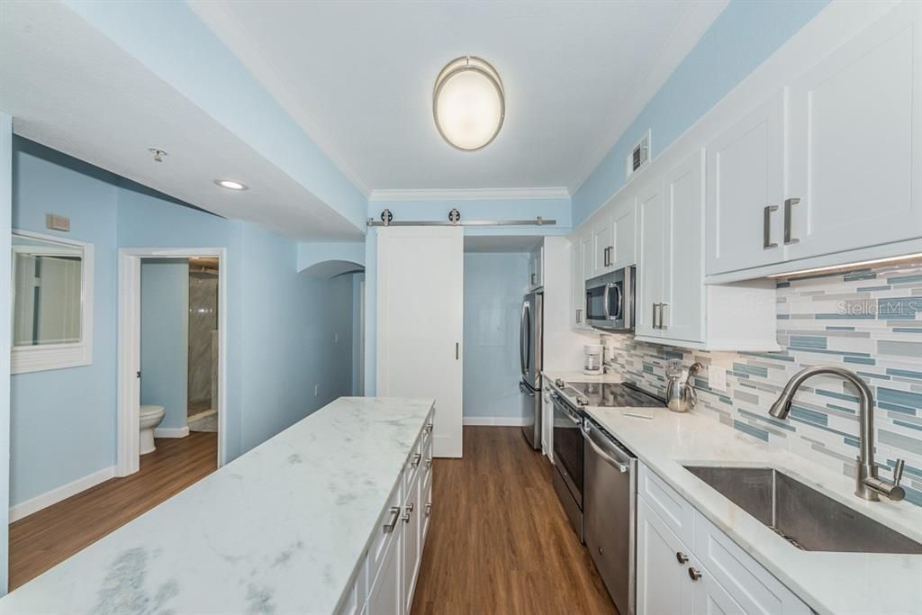 Recently Sold: $325,000 (1 beds, 1 baths, 743 Square Feet)